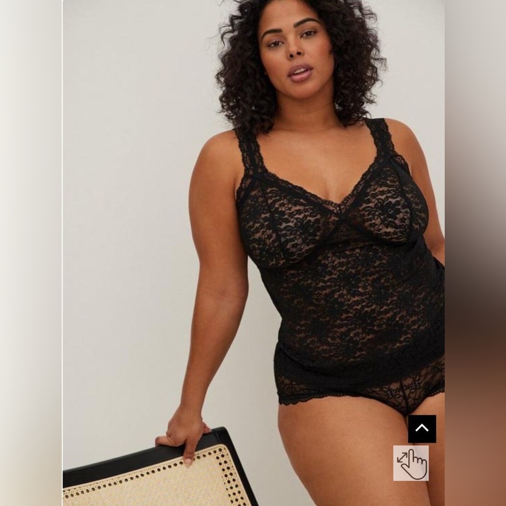 Torrid lace cami tank size 2